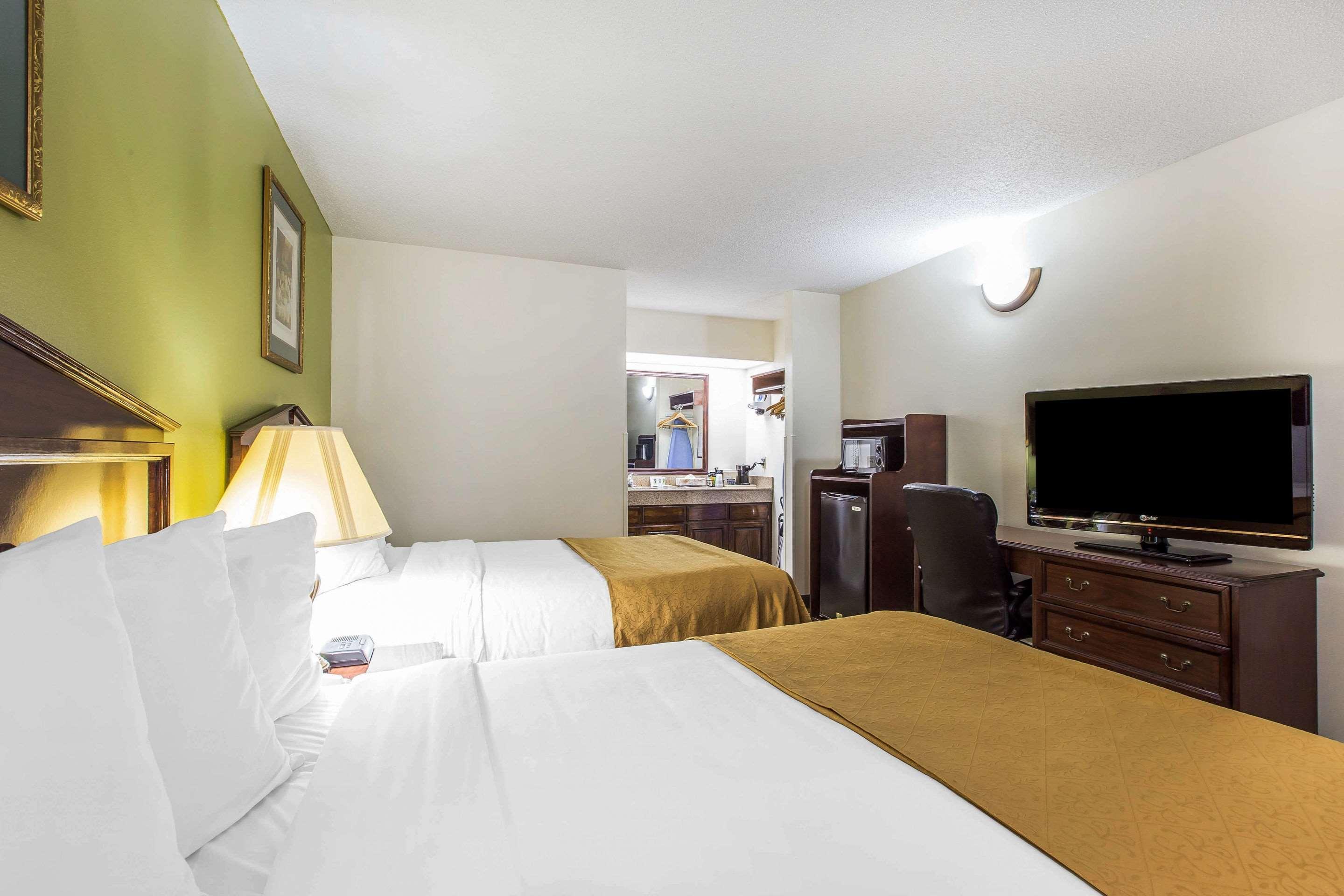 Quality Inn Eastman Buitenkant foto