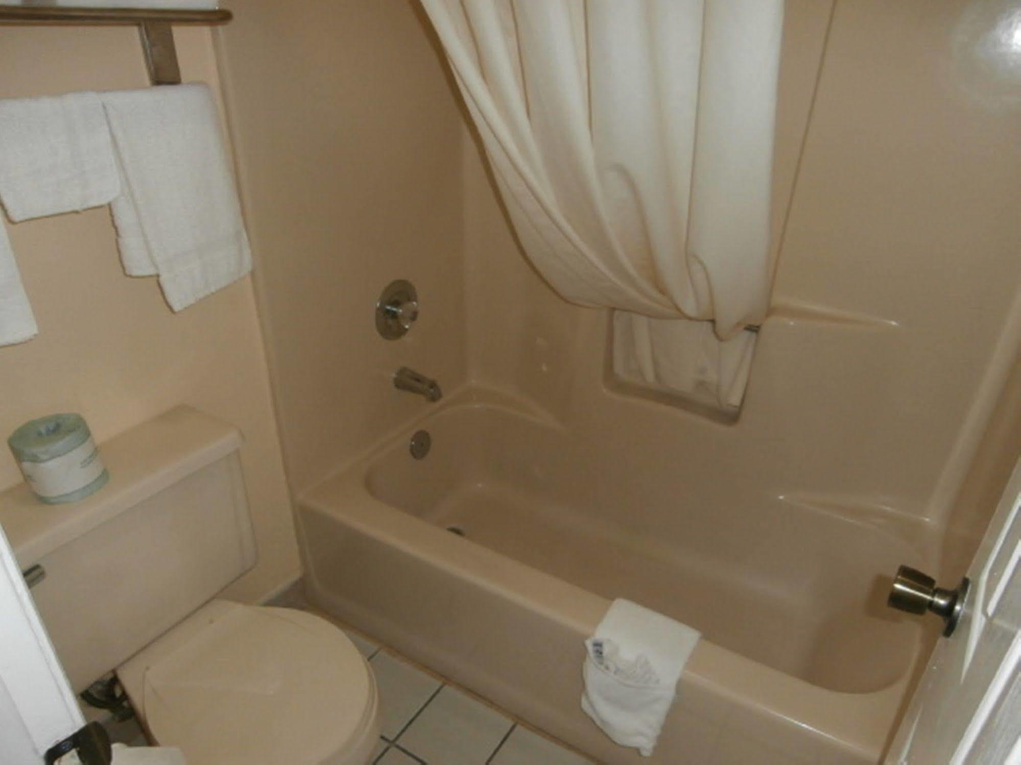 Quality Inn Eastman Buitenkant foto